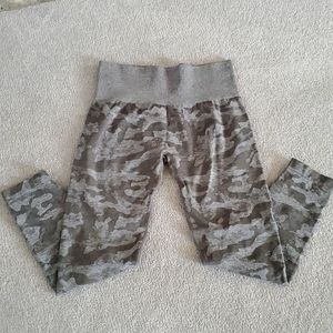 NVGTN Camo Leggings